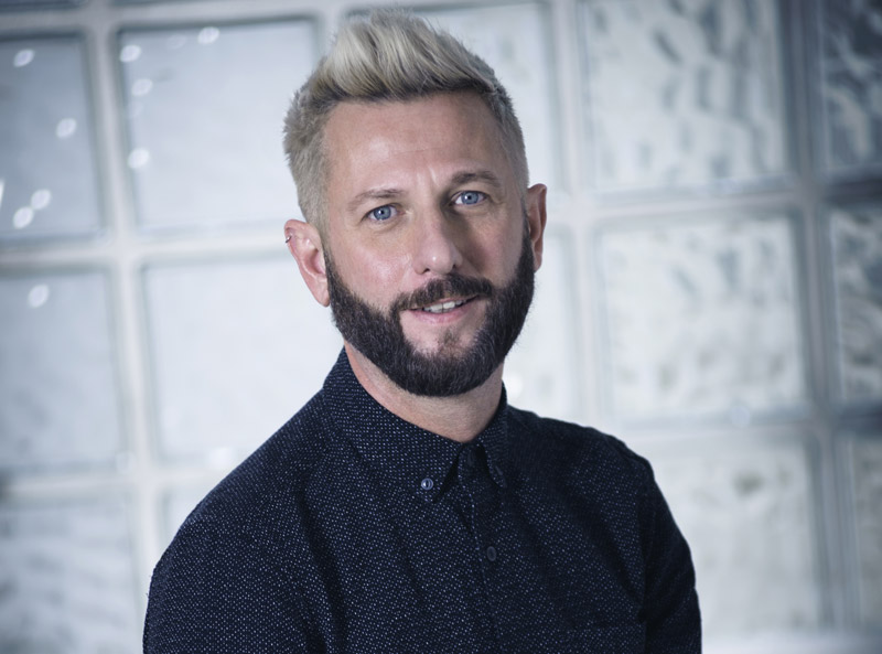 Jerome-Beaulieu-directeur-gerant-salon-coiffure-coiffeur-kut-Paris portrait Jerome Beaulieu directeur gerant salon coiffure coiffeur kut Paris