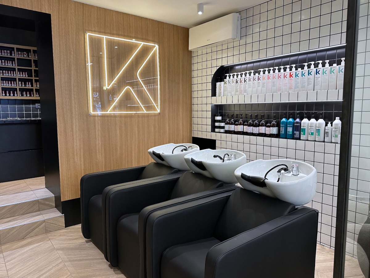 espace bacs ergonomique et produits nouveau salon Coiffeur Kut Oberkampf 2026 Paris 11e