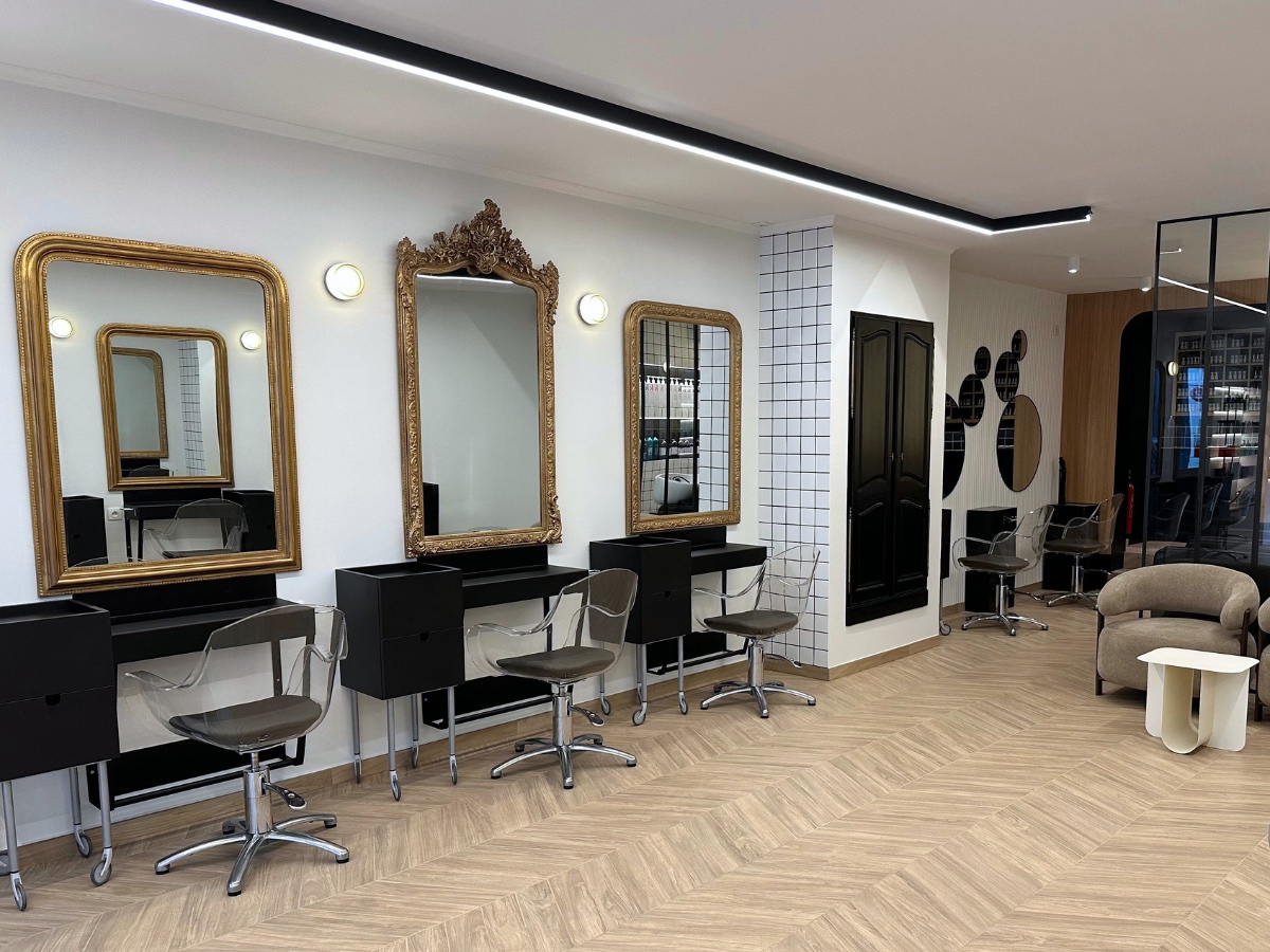 postes de coiffure et espace attente nouveau salon Coiffeur Kut Oberkampf 2026 Paris 11e