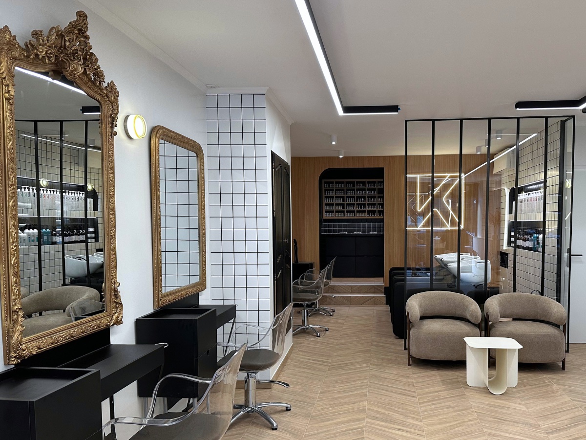 postes de coiffure, espace attente et bacs nouveau salon Coiffeur Kut Oberkampf 2026 Paris 11e